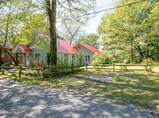 9 Boss Rd, Queensbury, NY 12804