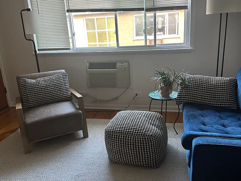 517 Prairie Ave #4 — Photo 4