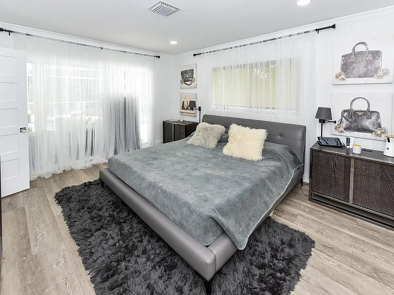 880 Hickory Ter — Photo 17