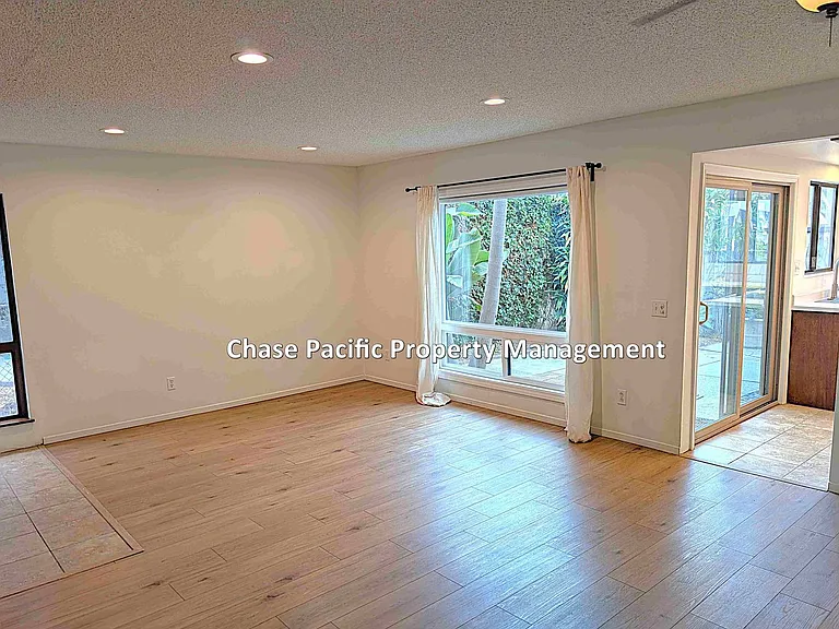 7452 Fay Ave — Photo 8