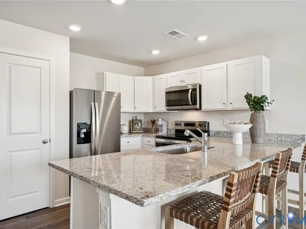 3528 Perrins Hill Way, Prince George, VA 23875