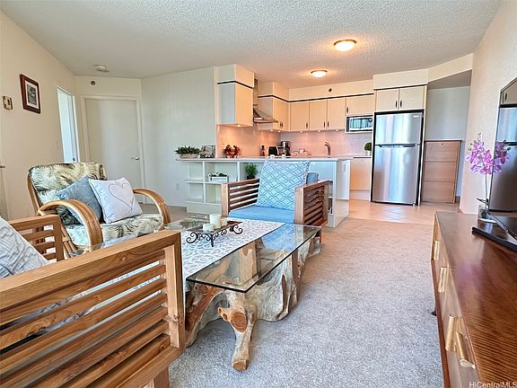 2nd image of 801 S King St APT 2304