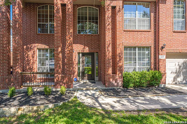 5 bed, 3.5 bath, 3536 sqft, $3,300 — Photo 4
