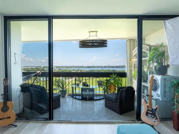 2000 Presidential Way #1401, West Palm Beach, FL 33401