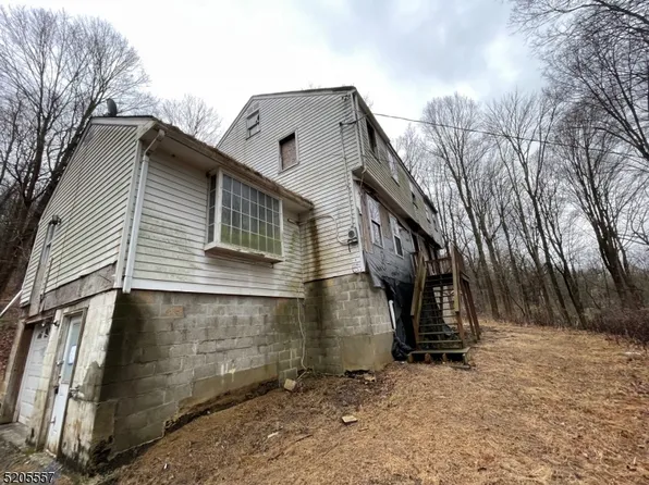 22 Musconetcong River Rd, Lebanon Twp., NJ 08827