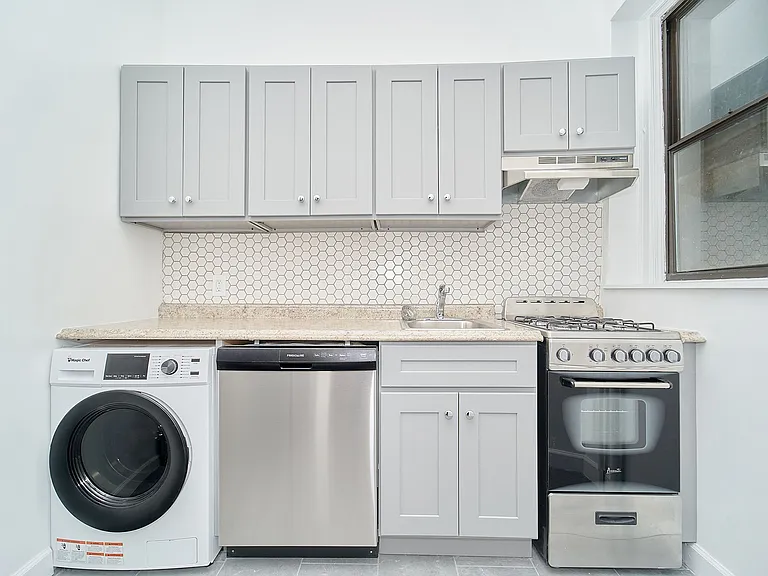 118 E 91st St #1C — Photo 6