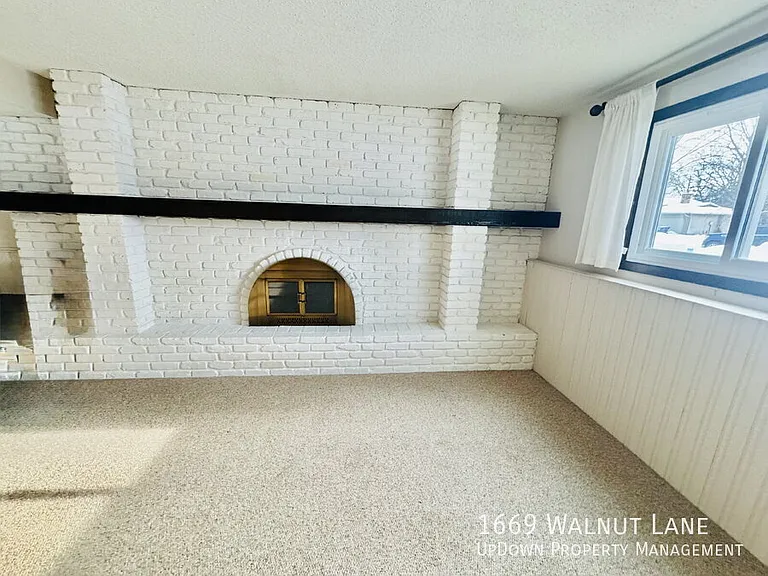 1669 Walnut Ln — Photo 23