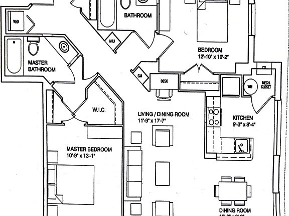 Smartly laid out 2-bedroom 2-bath floor plan.
