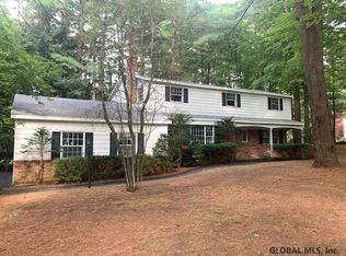 8 Woodstead Rd, Ballston Lake, NY 12019