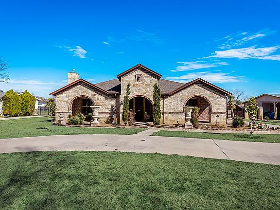 2nd image of 308 Sheri Ln