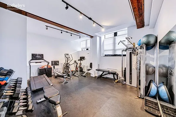 Sold by Sotheby's International Realty | media 16