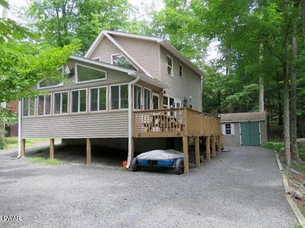 1032 Harmony Dr, Lake Ariel, PA 18436