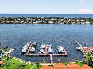 103 Yacht Club Way APT 205, Hypoluxo, FL 33462