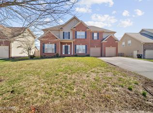 10334 Clover Ridge Ln, Knoxville, TN 37931