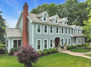 505 Point Ridge Rd, Racine, WI 53402