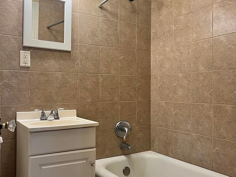 116 Locust St #5 — Photo 9