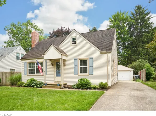 1420 Crest Ave, Cuyahoga Falls, OH 44223