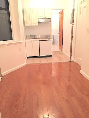 Rented by NYLA Realty | media 17