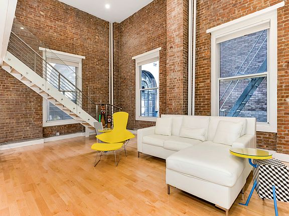 2nd image of 32 W 40th St APT 3B