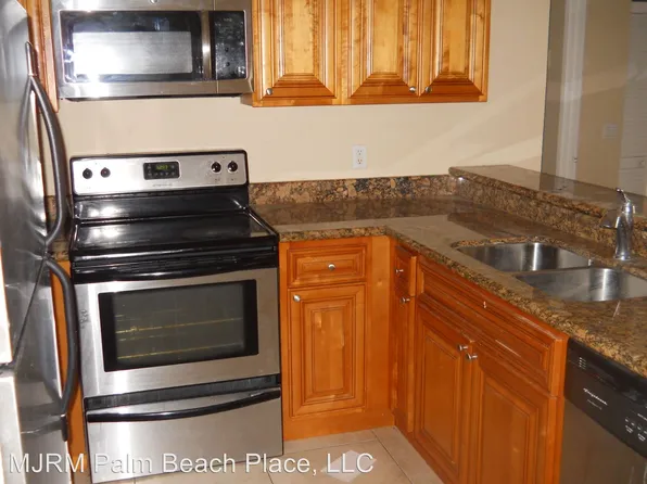 1400 Windorah Way APT F, West Palm Beach, FL 33411