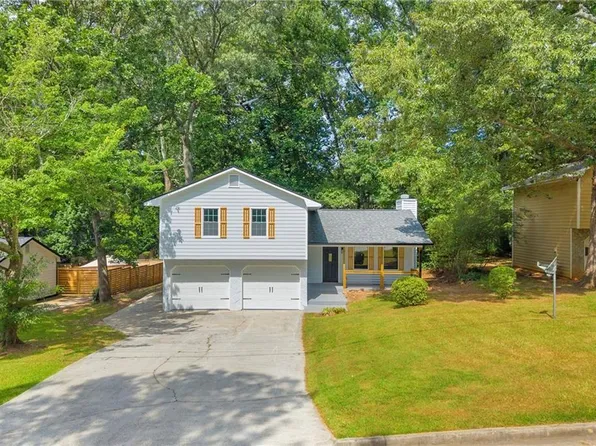 5303 Kemper Pl, Stone Mountain, GA 30088