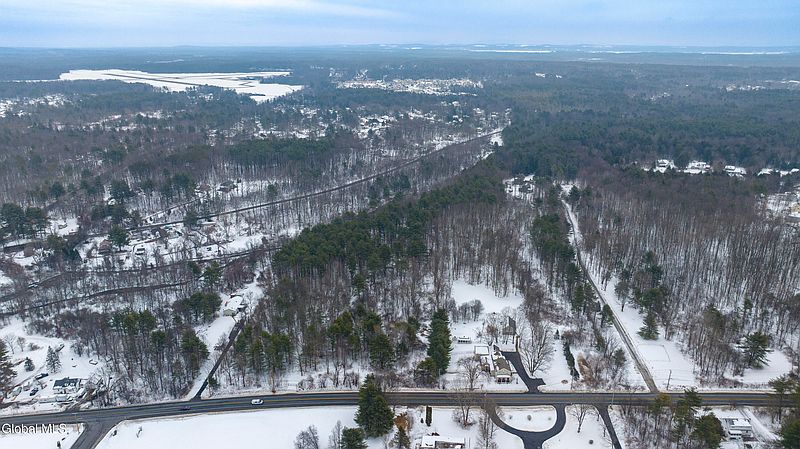 4th image of 874 Middle Line Road