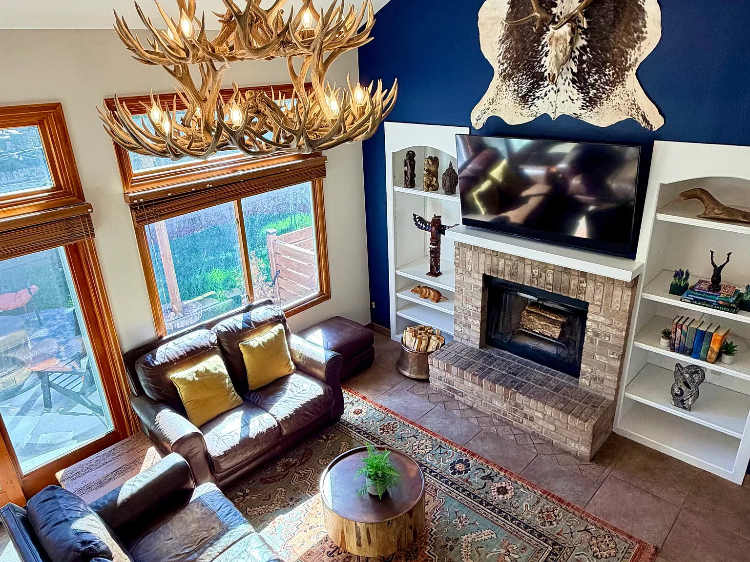 5 bed, 2540 sqft, $4,200 — Photo 4