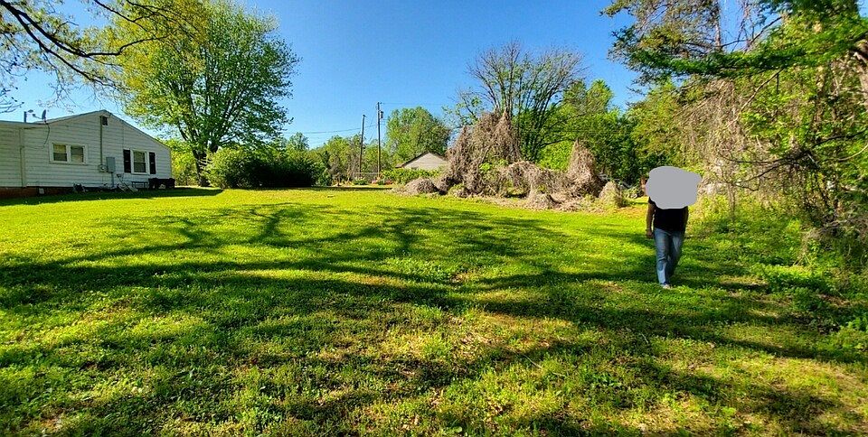 2nd image of N Willow St
