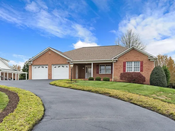 98 Gloucester Rd, Stuarts Draft, VA 24477