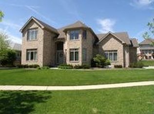 560 Kromray Rd, Lemont, IL 60439