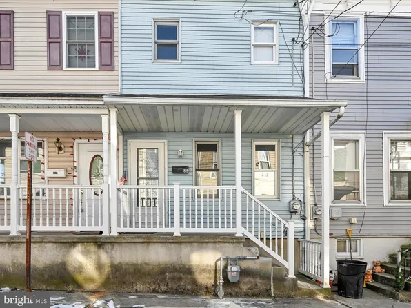 819 Grant St, Pottsville, PA 17901