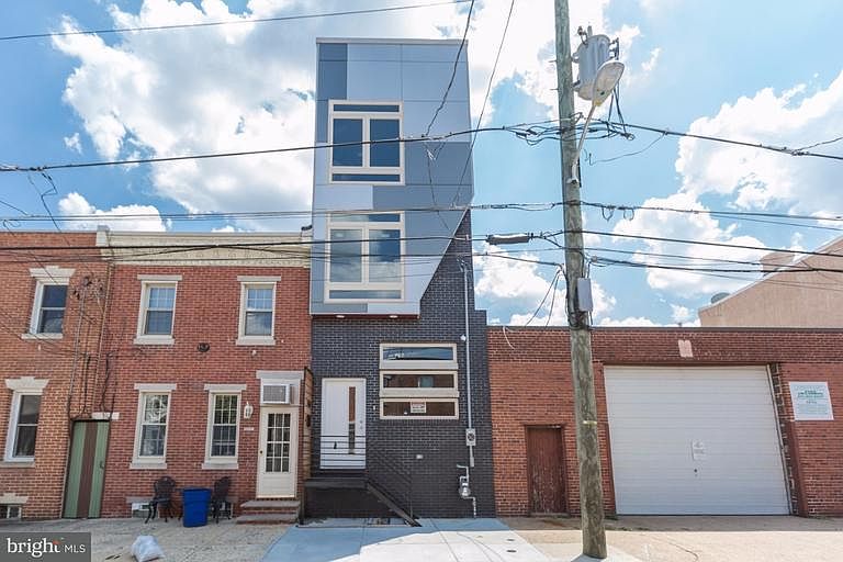 1st image of 2655 Almond St