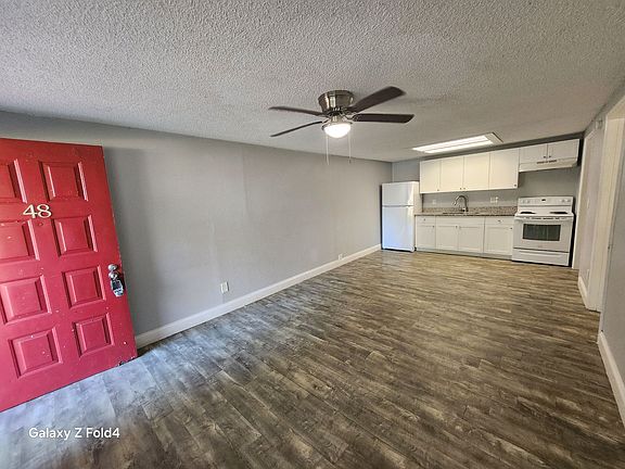 4th image of 1400 Strawberry Pl APT 48