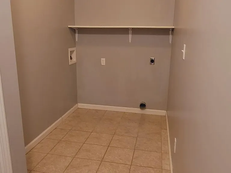 51 Fox Hollow Dr #51 — Photo 4