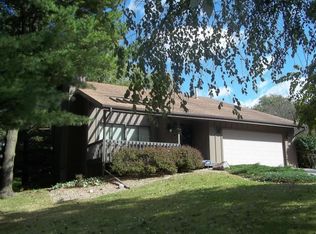 2302 Bittersweet Rd, Marshalltown, IA 50158