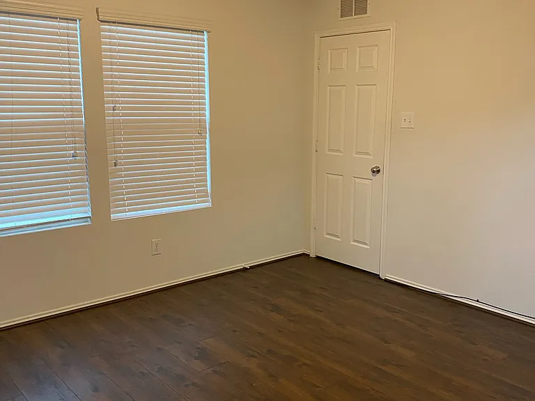 1721 Gayla Creek Dr — Photo 20