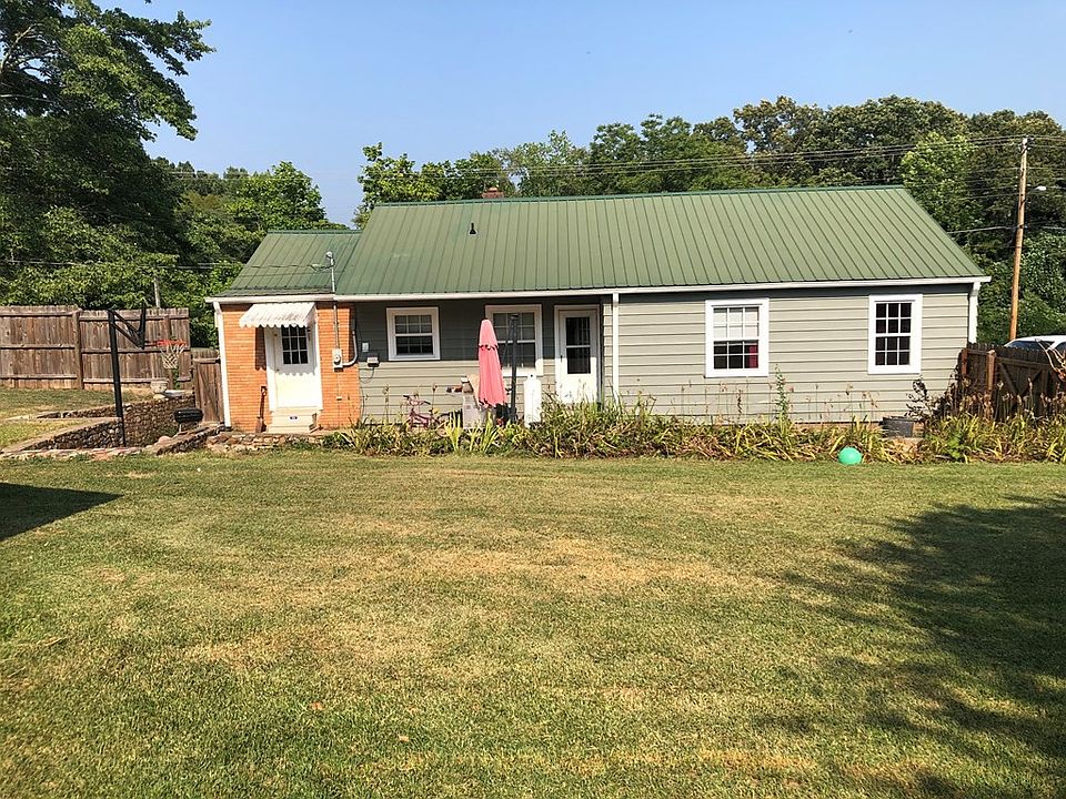 143 Washington Ave, Camden, TN 38320 MLS 2432576 Zillow