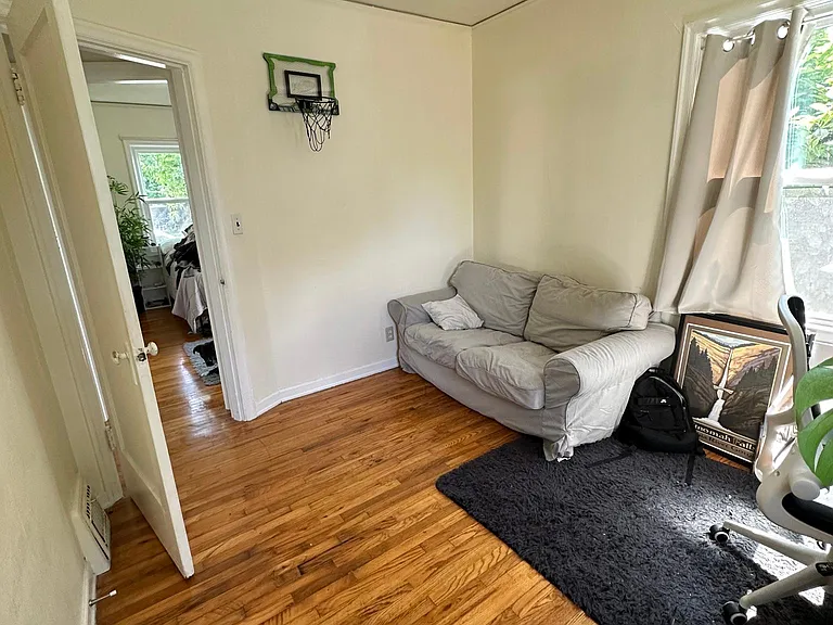 8301 NE Hassalo St — Photo 20