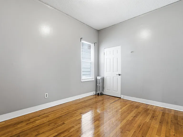 199 Ege Ave #199A — Photo 10