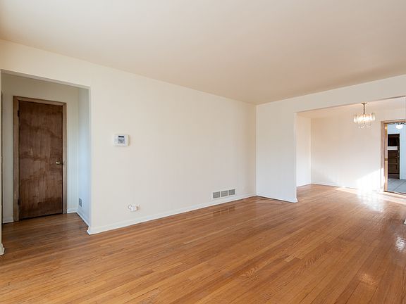 4th image of 12811 S Throop St