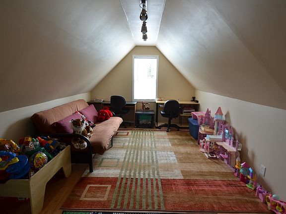 Bonus Room (over Garage)