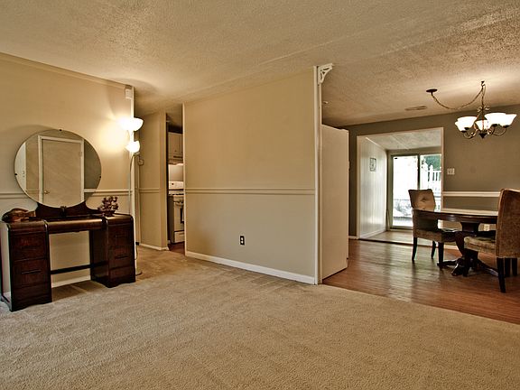 5th image of 2011 Seward Dr