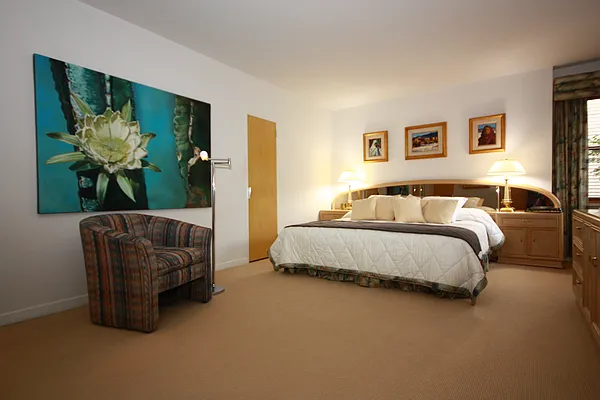 Sold by Vista Point Properties LLC | media 16