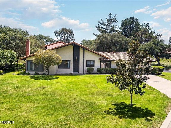 4th image of 18 Stanford Cir