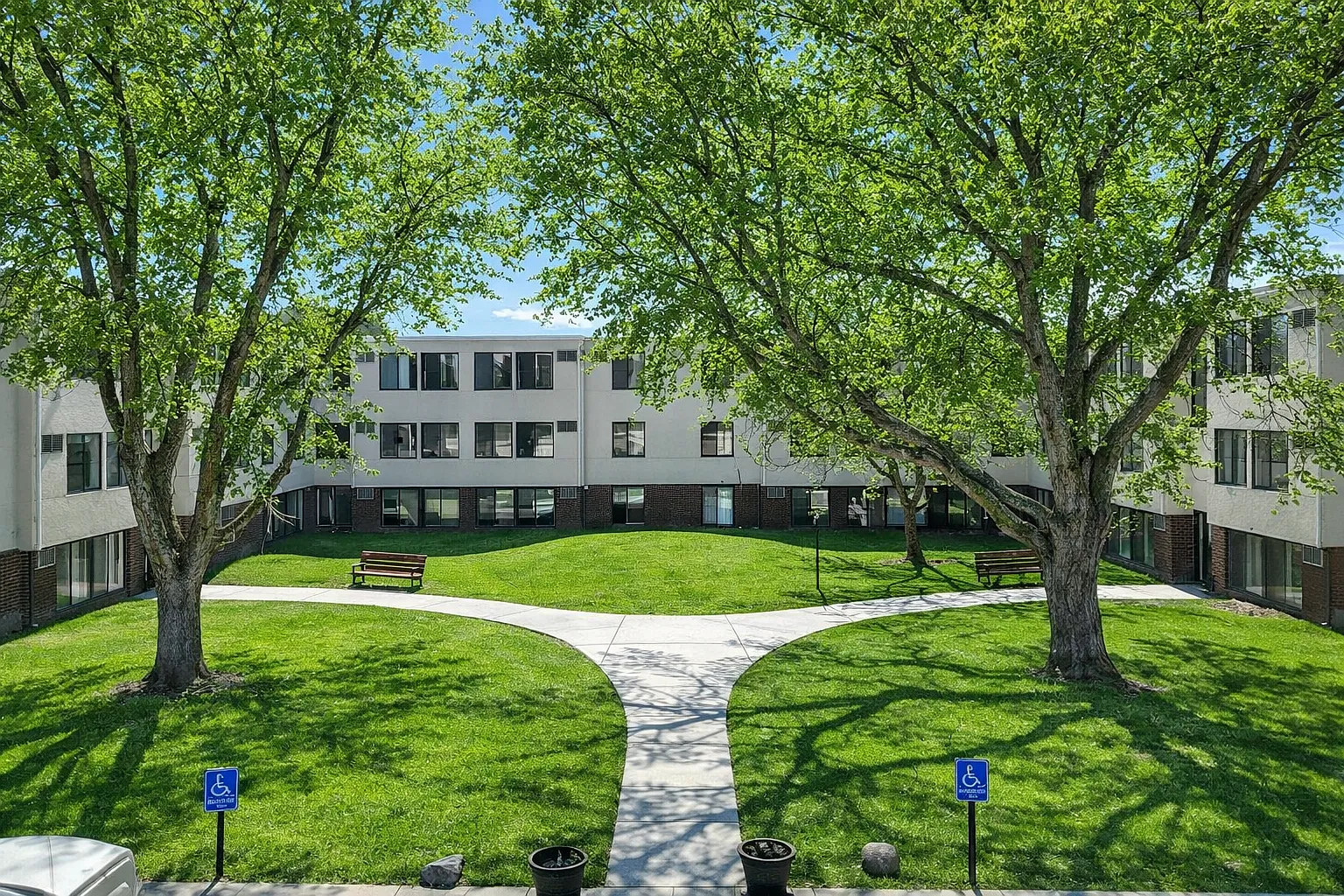 Forest Park Apartments — Photo 3