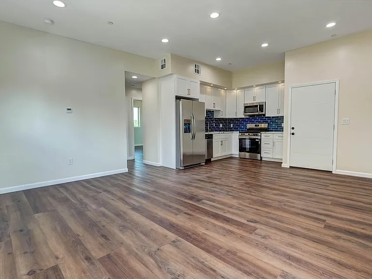 17095 Kingsbury St — Photo 14