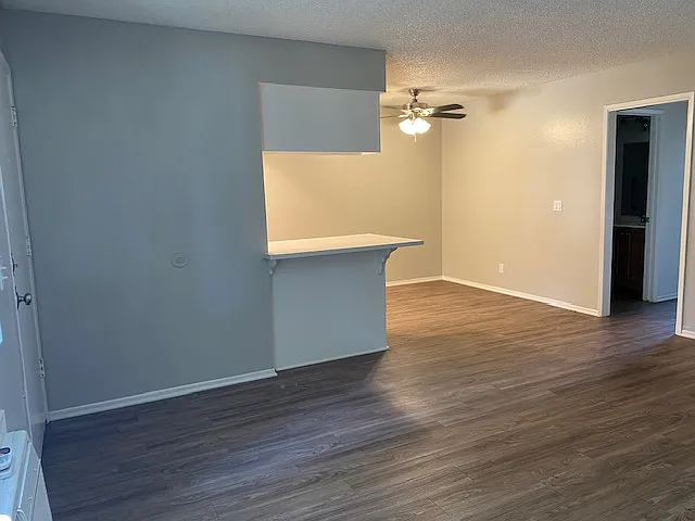 Wysteria Apartments — Photo 8