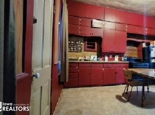 615 Summer St, Burlington, IA 52601