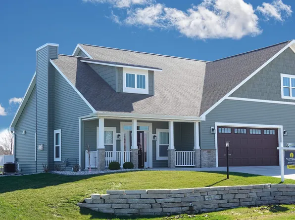 1400 Lighthouse Village Rd, Fond Du Lac, WI 54937