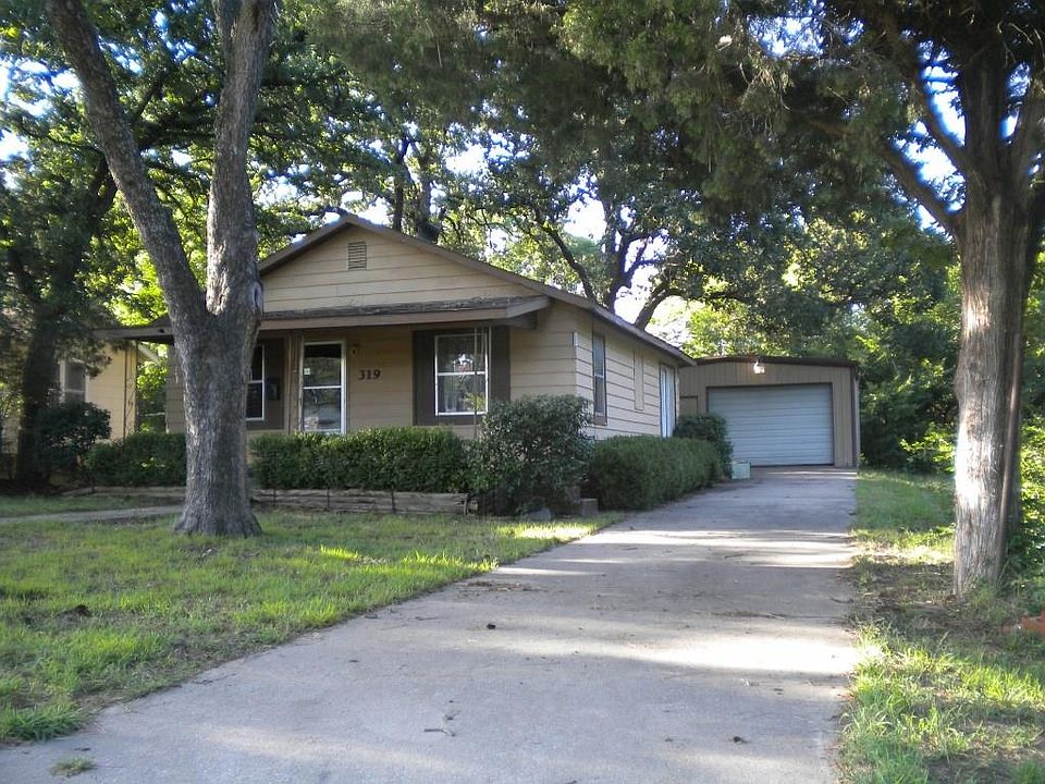 1st image of 319 E 7th St